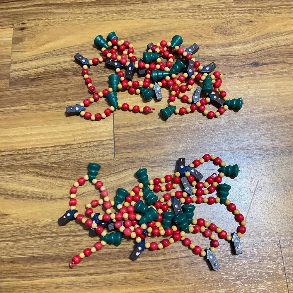 VTG Wood Bead Christmas‎ Garland Trees Birdhouse Red Green Hand Painted 12FT